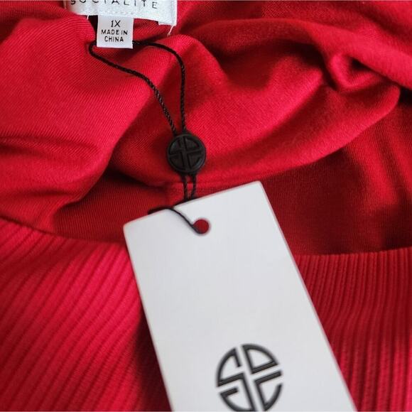 SOCIALITE NEW  RED RIBBED OFF SHOULDER MAXI (24) AVAILABLE IN SM & 1X - Picture 6 of 8